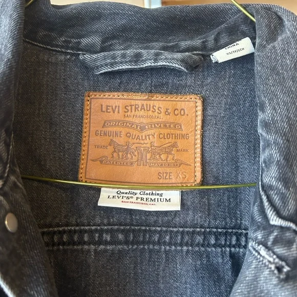 Levi's Black Denim Jacket for Men - Picture 2 of 3